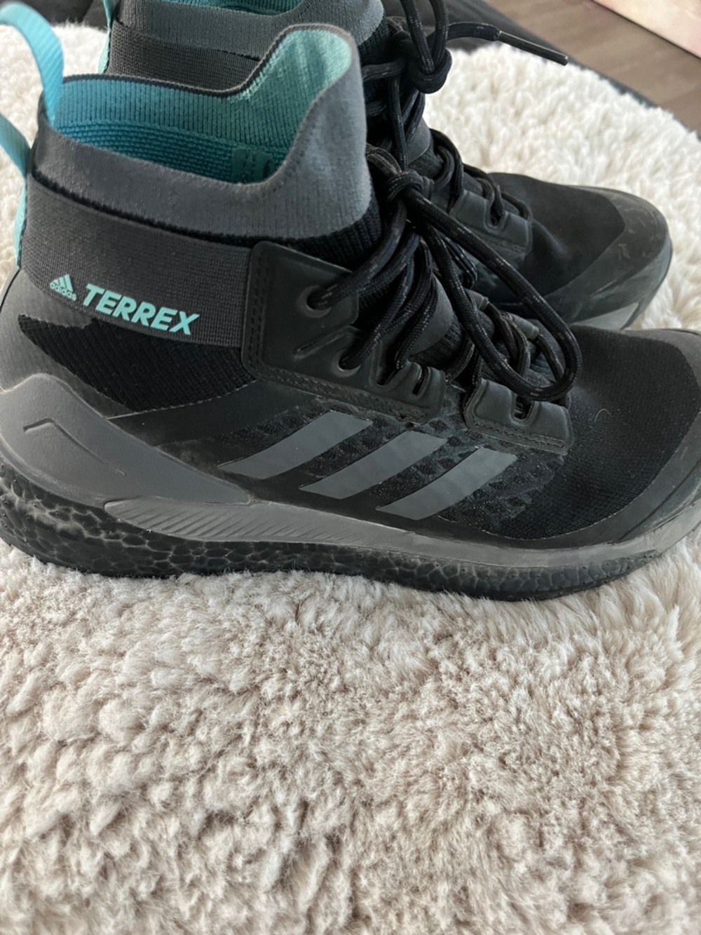 Adidas hiking shoes sz8 - Picture 2 of 6